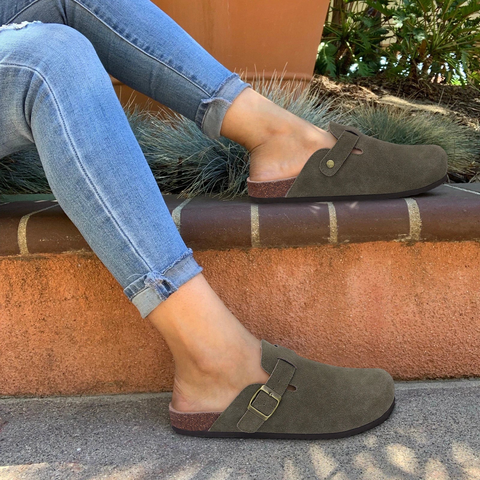 Comwarm Fashion Women's Suede Mules Slippers Men Clogs Cork Insole Sandals With Arch Support Outdoor Beach Slides Home Shoes - BLOOM CART